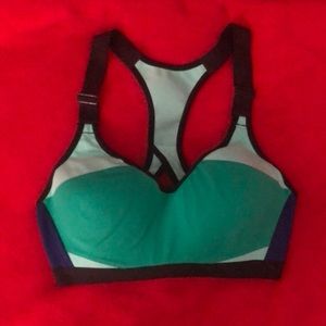 Victoria’s Secret sports bra. Great condition.